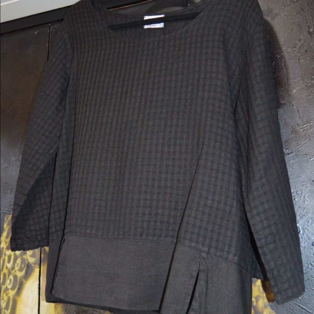 Italian long sleeve top by Linnea. (4)